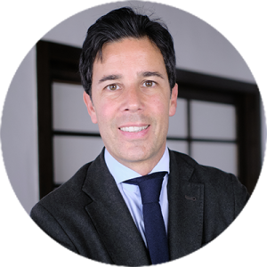 NICOLÁS TORO TORRES Socio Director