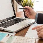 Cómo financiar la compra de una farmacia